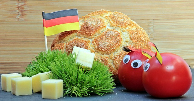 德甲战报：伯克特双响，卡明斯基闪击，法兰克福4-3险胜科隆